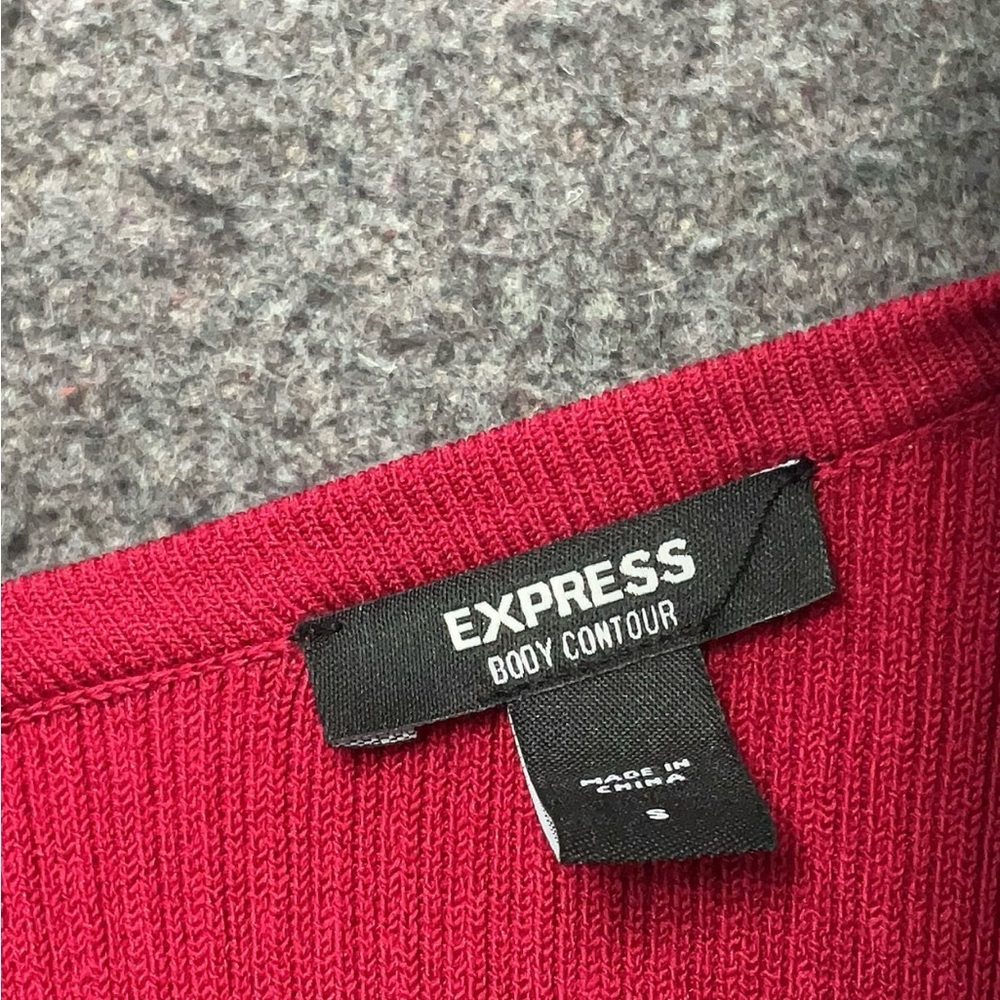 Express Body Contour Ribbed V-Neck Long Sleeve Top
Size Small • Deep Red - Picture 4 of 4